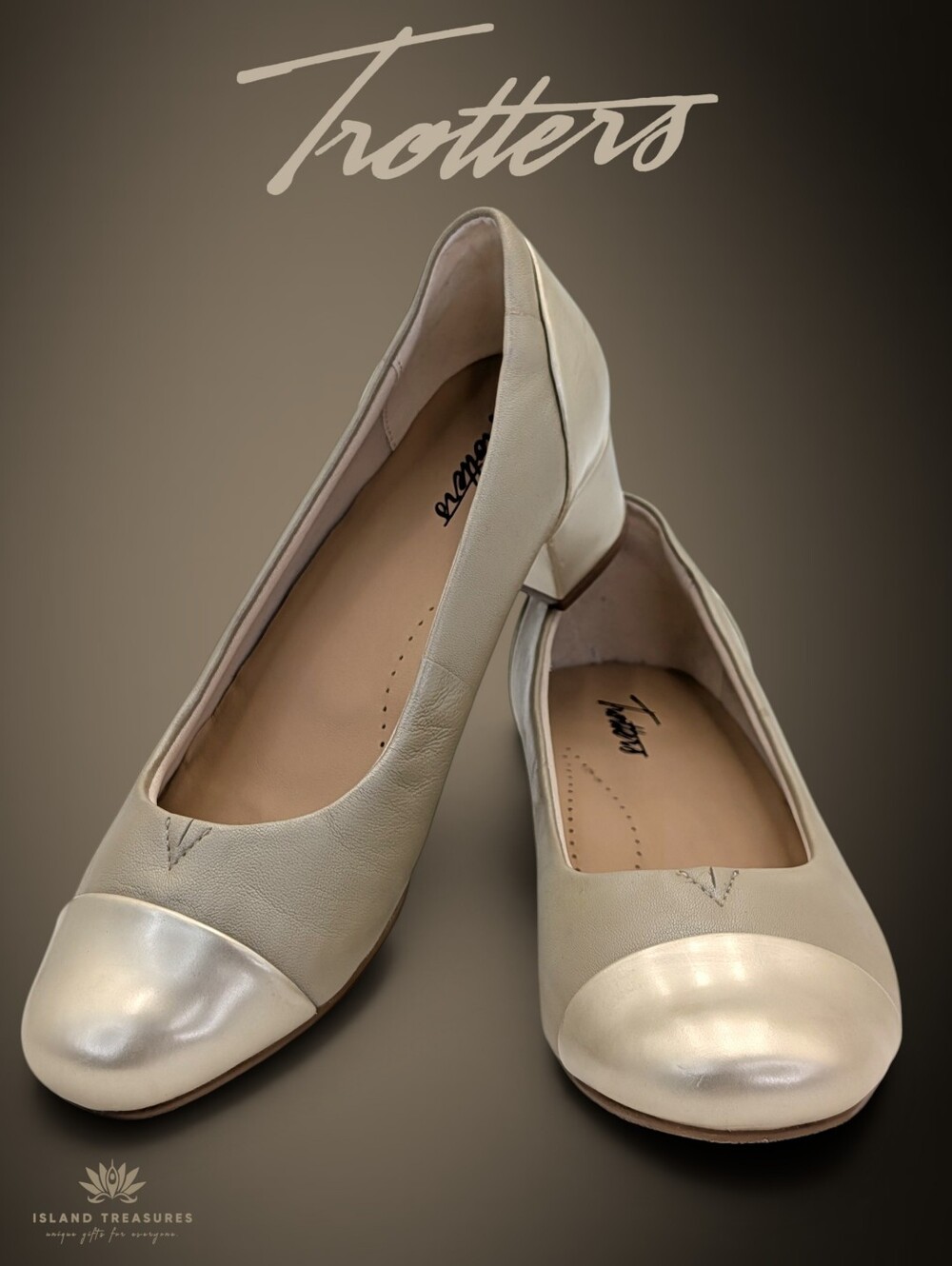 Trotters Sz 7.5W Daisy Pump Champagne Metallic Cap Toe Low Block Heel Wide Width